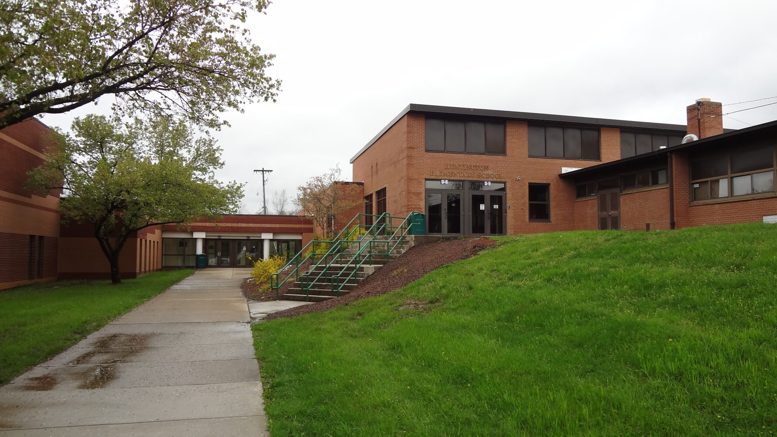 Huntington LSD campus and grounds